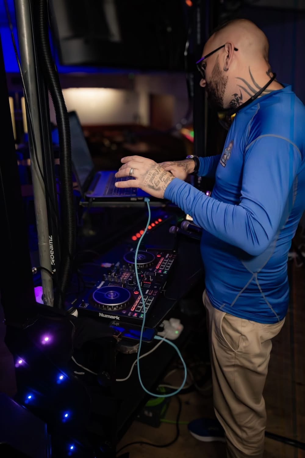 Dale working the rig front to back